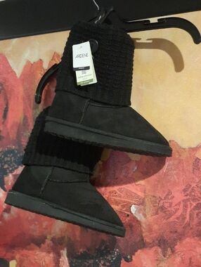 NWT Ardene Black Knit Cuff Ankle Boots Triple Button Decoration Size 7-8